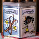Boite en métal pour ranger les sachets de sucre vanillé aux motifs colorés et humoristiques signée Valérie Nylin pour Derrière la porte