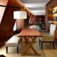 salon élégant avec des meubles sur-mesure